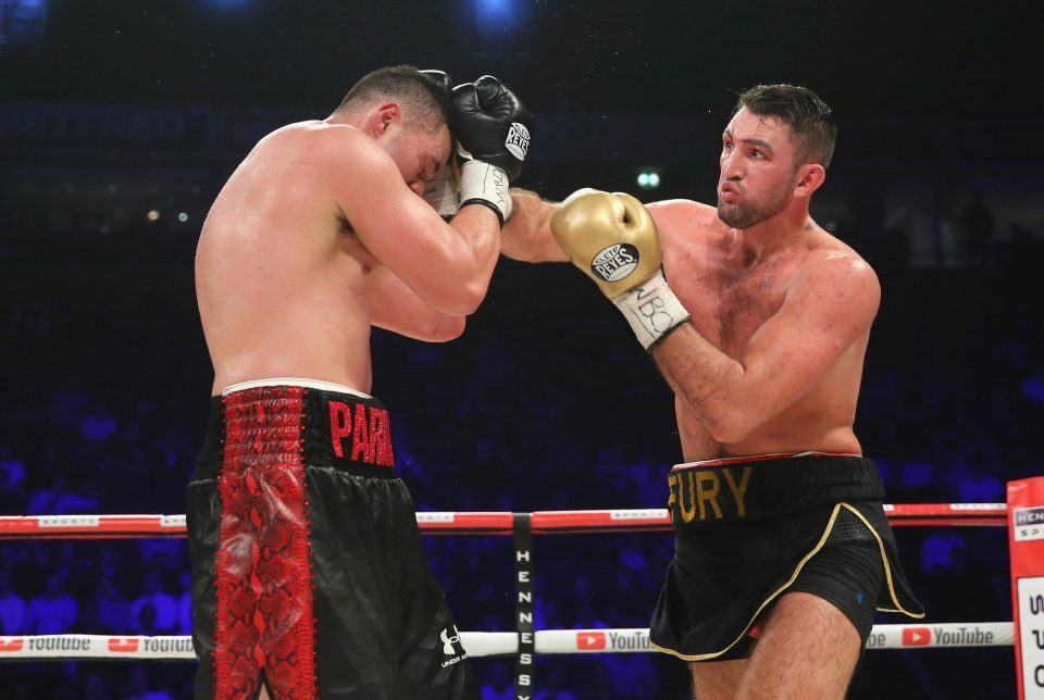  Joseph Parker retained his WBO world heavyweight title against Hughie Fury