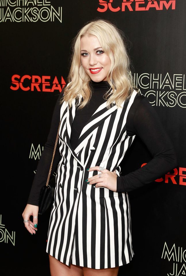  Amelia Lily styled it out in stripes