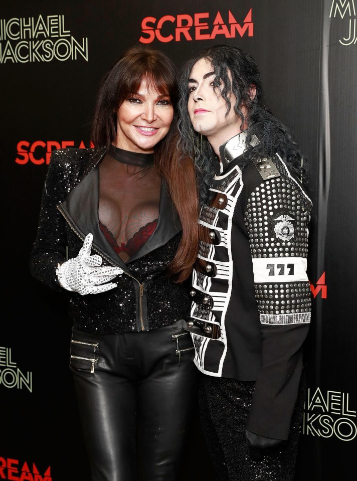  Lizzie Cundy posed with a Michael Jackson lookalike