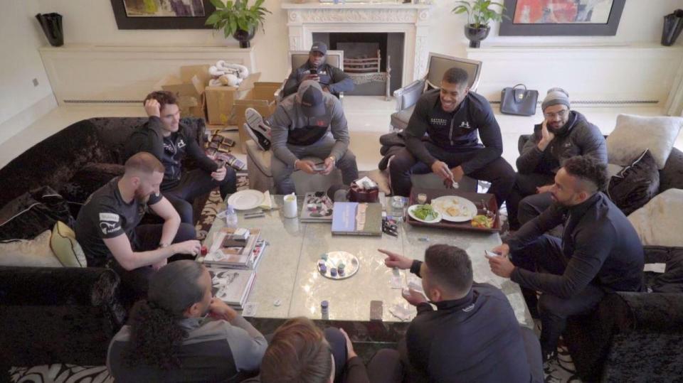  The heavyweight champ was also filmed eating with his pals