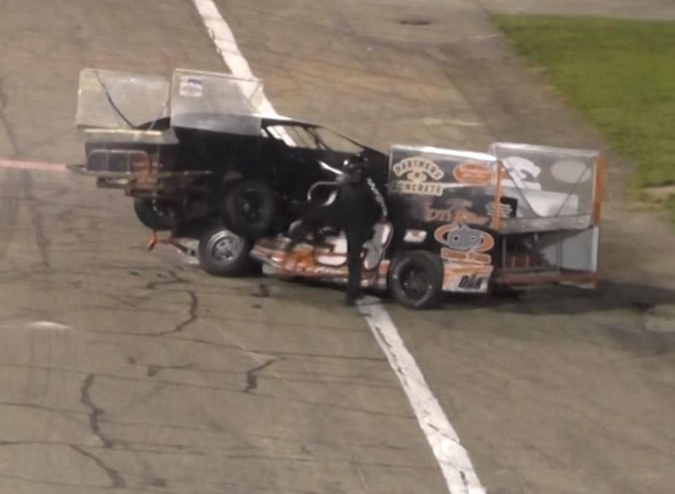 Shawn Cullen then got out of his car in an attempt to track down Jeffery Swinford