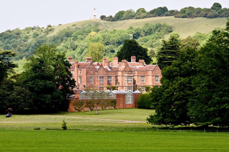  The PM should invite the whole Cabinet to Chequers and they shouldn't leave until they'd come to a collective decision on what the policy should be