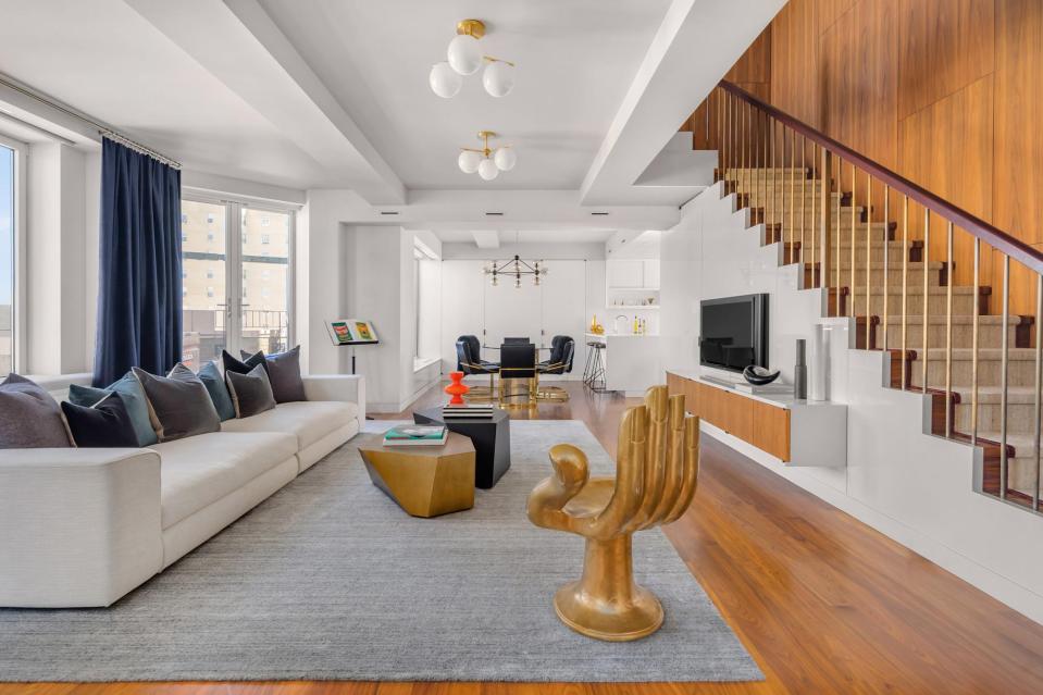 Keith's pad features minimalist laid back decor and an open plan feel