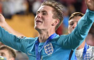 Man United fighting to keep Dean Henderson as Arsenal and Benfica plot swoop