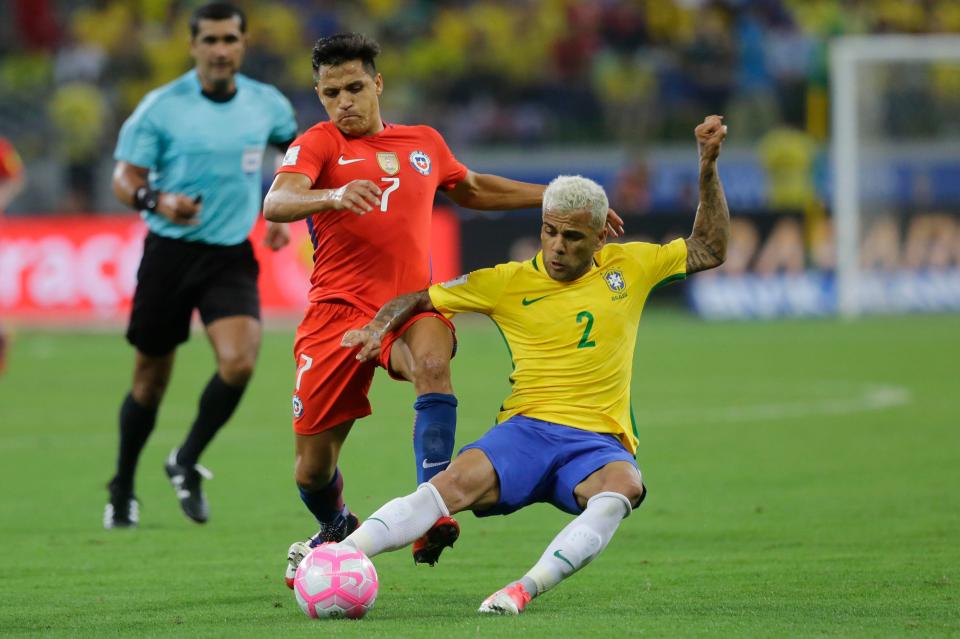  Sanchez's Chile struggled to contain Dani Alves and Brazil