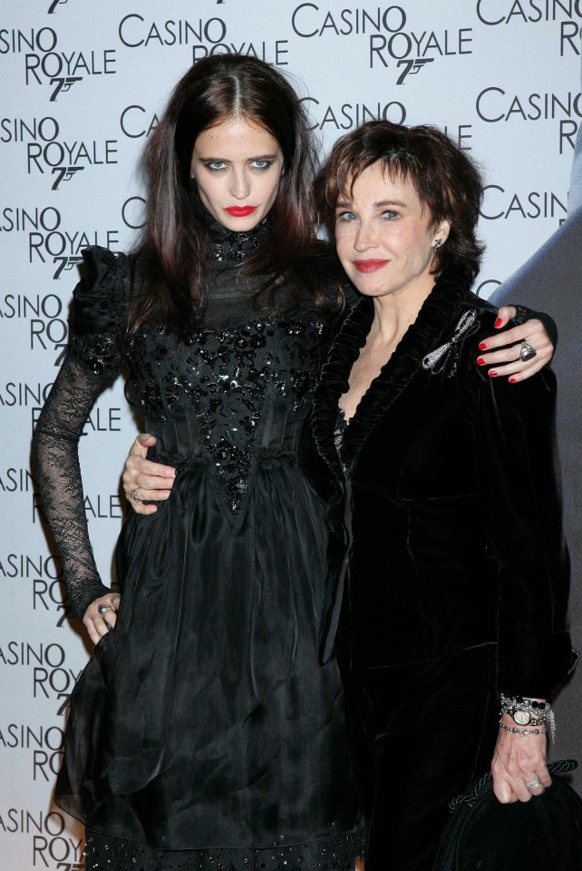  Eva Green and her mother Marlene Jobert at the Casino Royale film premiere in Paris