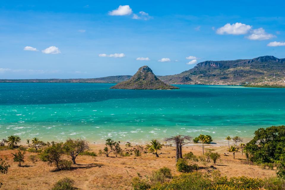  Tourists have been warned to stay away from Madagascar after an outbreak of plague left 80 dead