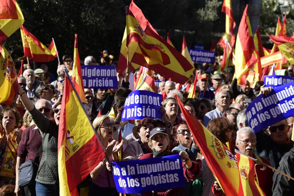 Pro-unity protesters hit the streets on Saturday