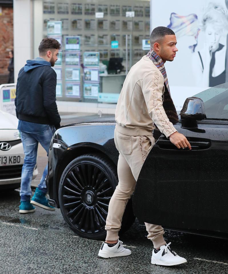  Memphis Depay has his say in the Balmain/Gucci battle