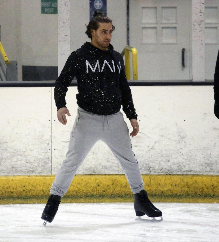 Love Island hunk Kem Cetinay oozed ice cool vibes on the ring