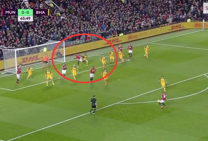  Romelu Lukaku clearly swings a boot between the legs of Gaetan Bong