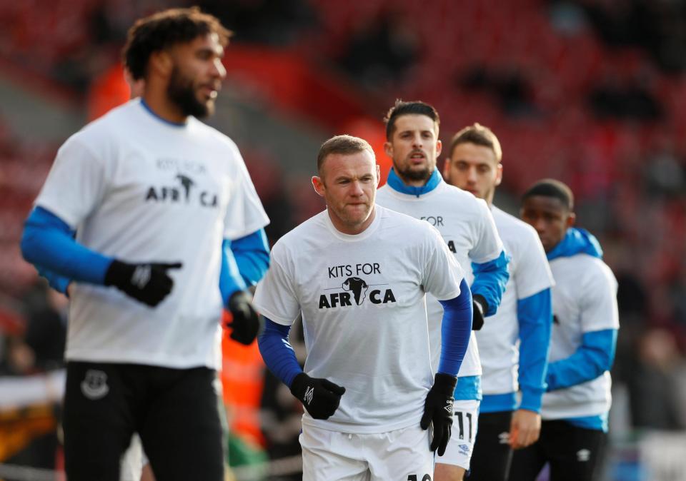 Ashley Williams and Wayne Rooney were both left on the bench by Everton boss David Unsworth