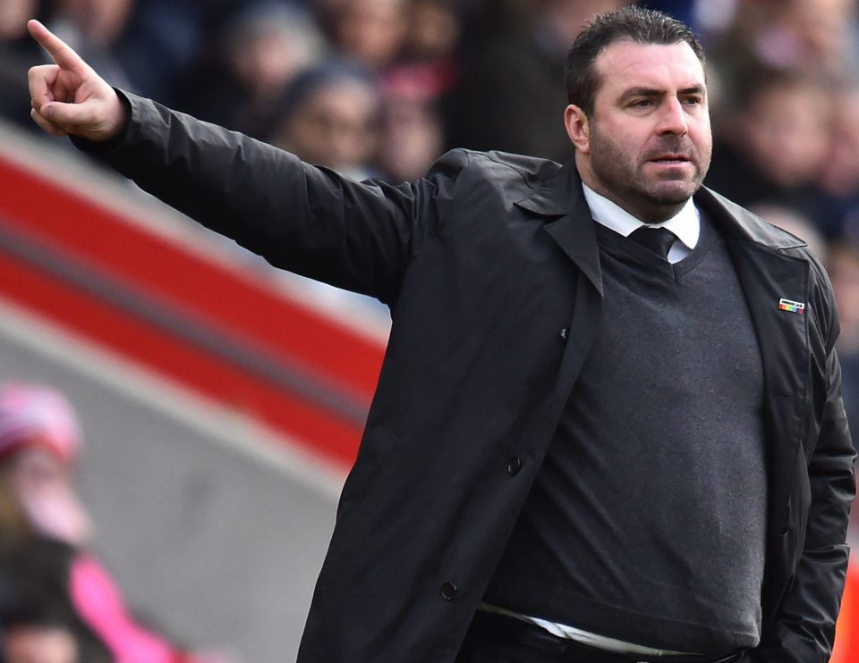  David Unsworth points the way to a 'massive week' for Everton
