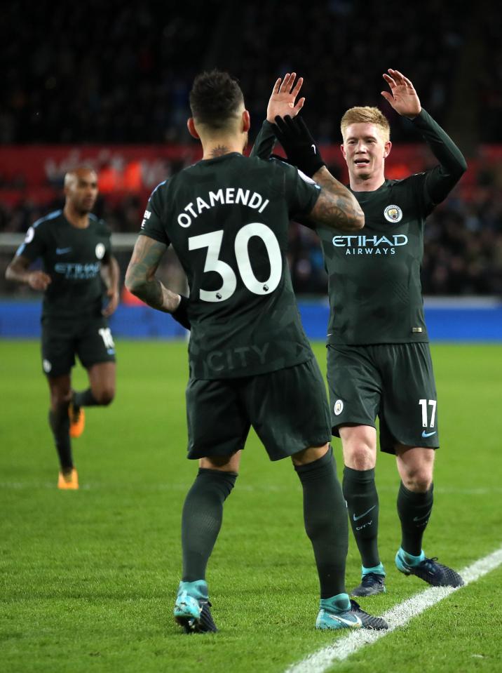  Kevin De Bruyne scored a wonderful free kick