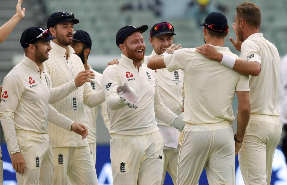Jonny Bairstow is congratulated after his catch to dismiss Shaun Marsh