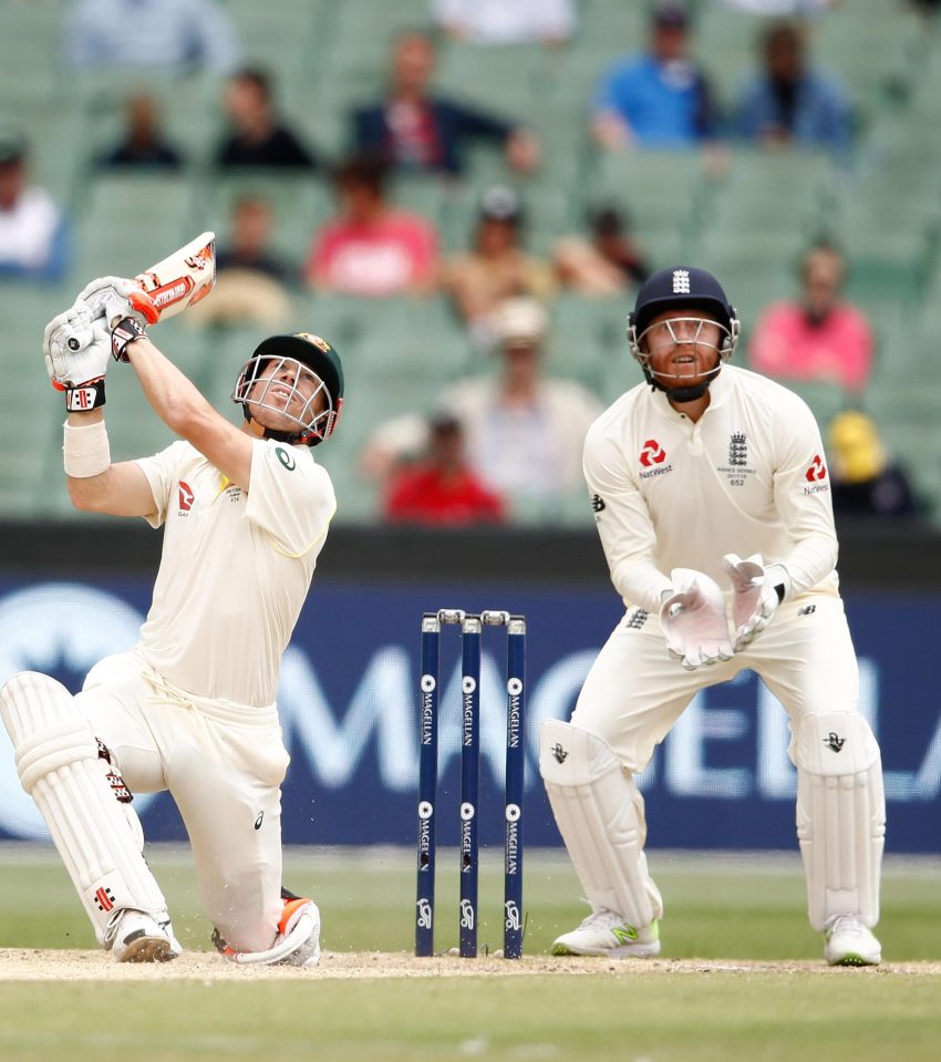 David Warner skied a ball from Joe Root an was out for 86