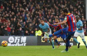 Palace miss chance to score against league leaders with poor penalty
