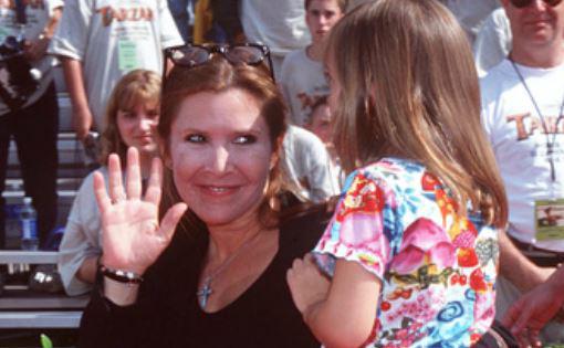  Billie Lourd shared a photo of her and her mum to celebrate the achievement