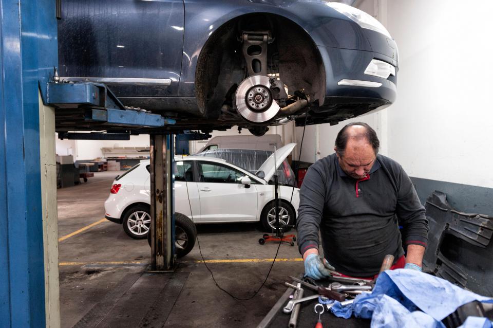  Dealers could face charges for failing their duty of care if they don't warn motorists about when to change their tyres