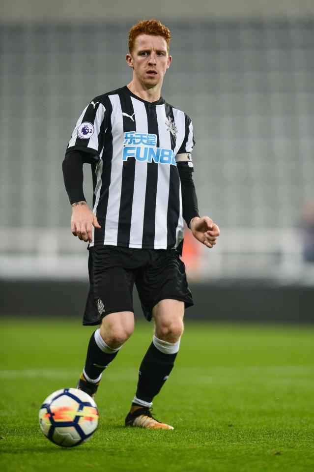  Nottingham Forest bolstered their midfield after Newcastle deemed Jack Colback surplus to requirements