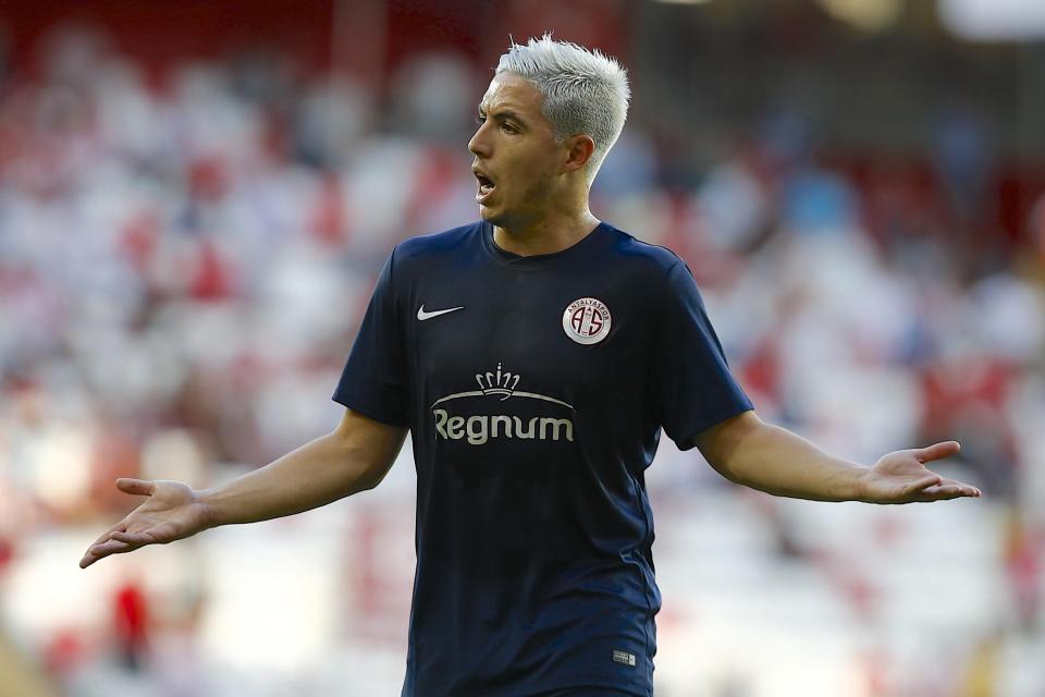 Benevento are hoping to persuade Samir Nasri to join them
