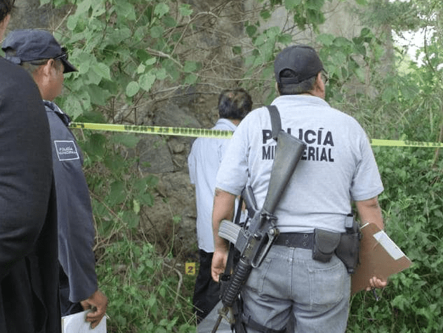  Armed police arrive at another murder scene in the resort