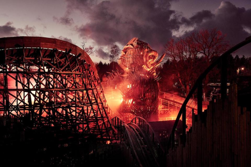 While the ride isn’t particularly fast, the rumbling of the carts against the tracks is thrilling