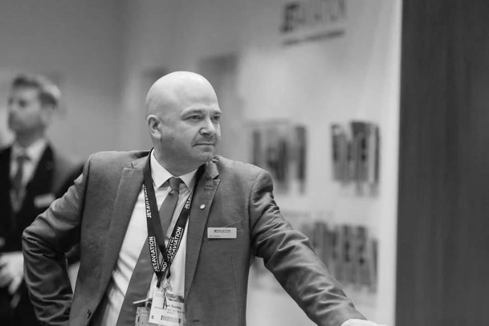  Mr Tookey works as a sales director for Bombardier