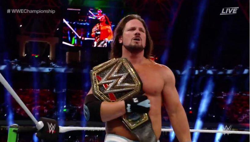  AJ Styles retained his belt in front of a sell-out crowd
