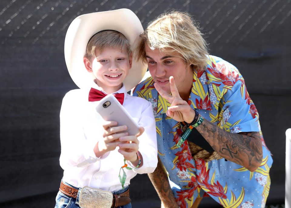 Justin did pose for a pic with Mason Ramsey aka The Walmart Yodeling Boy