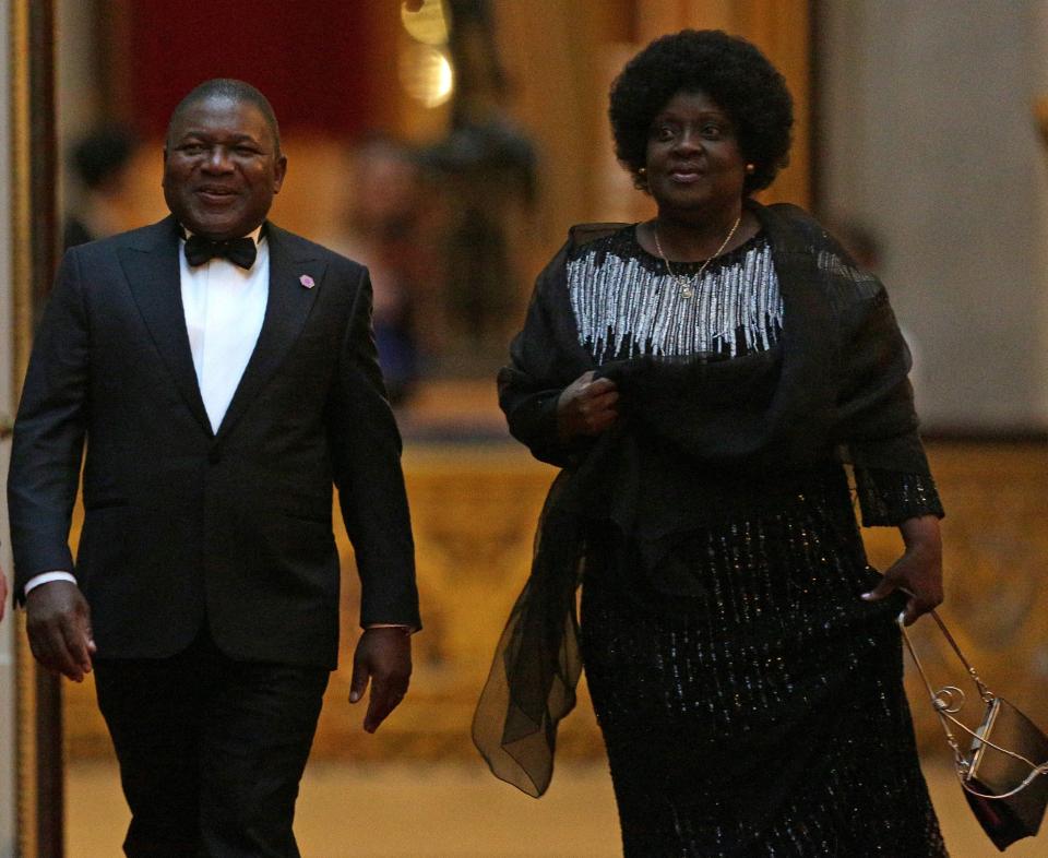  Mozambique's President Filipe Nyusi and his wife Isaur