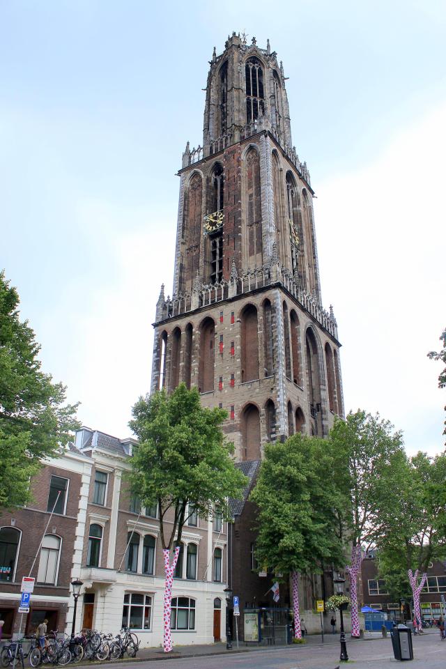  Bell ringers in Utrecht's Dom Tower played three songs by tragic DJ Avicii