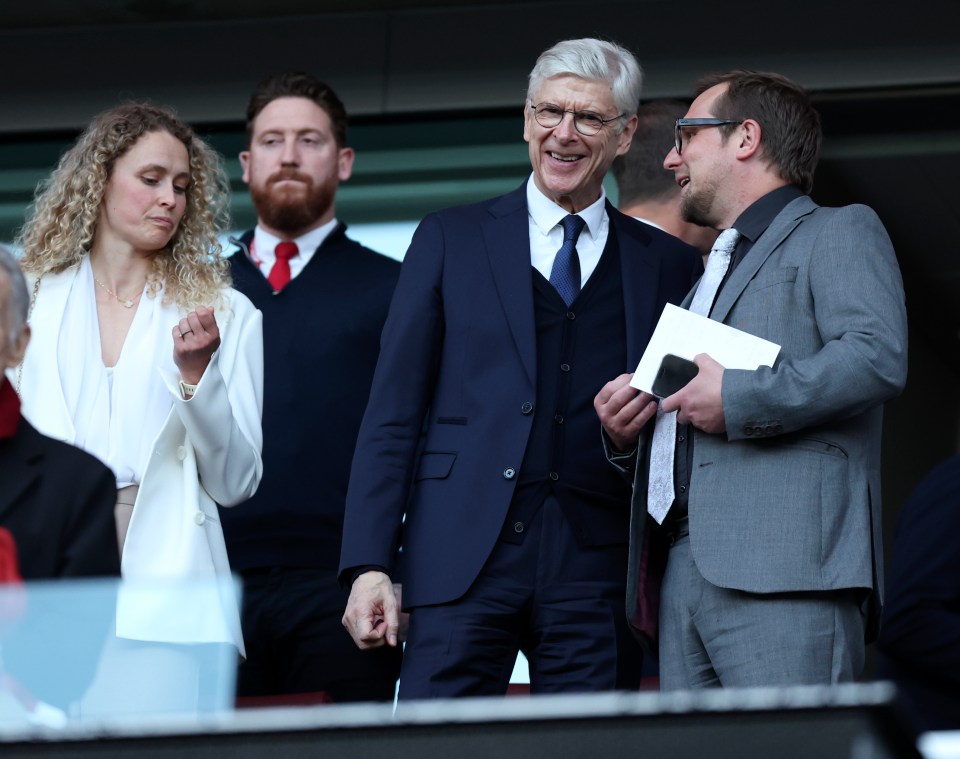 Lea pictured with Wenger during the Champions League clash against PSG in April 2025