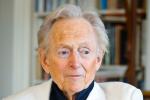 Acclaimed author and journalist Tom Wolfe has died aged 88