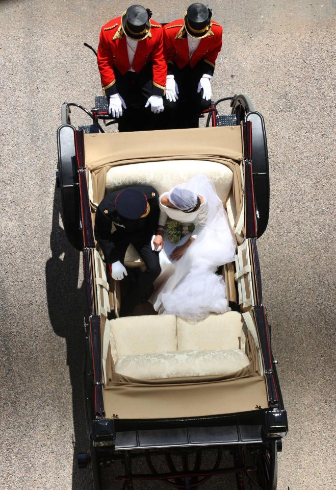  The photo of the Duke and Duchess of Cambridge was photographed by Yuk Moi