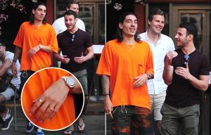 Bellerin hints at Barca return as he dons dodgy gear in London sun