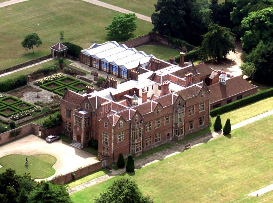  In an attempt to prevent any walkouts at Chequers, the Prime Minister will spend the next few days seeing senior ministers individually