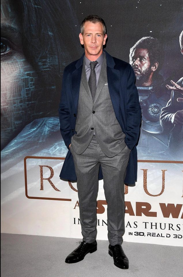  Ben Mendelsohn plays Sheriff of Nottingham
