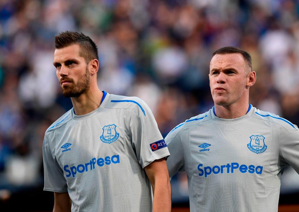  Schneiderlin looks to be heading out of the exit door after being deemed surplus to requirements by Marco Silva