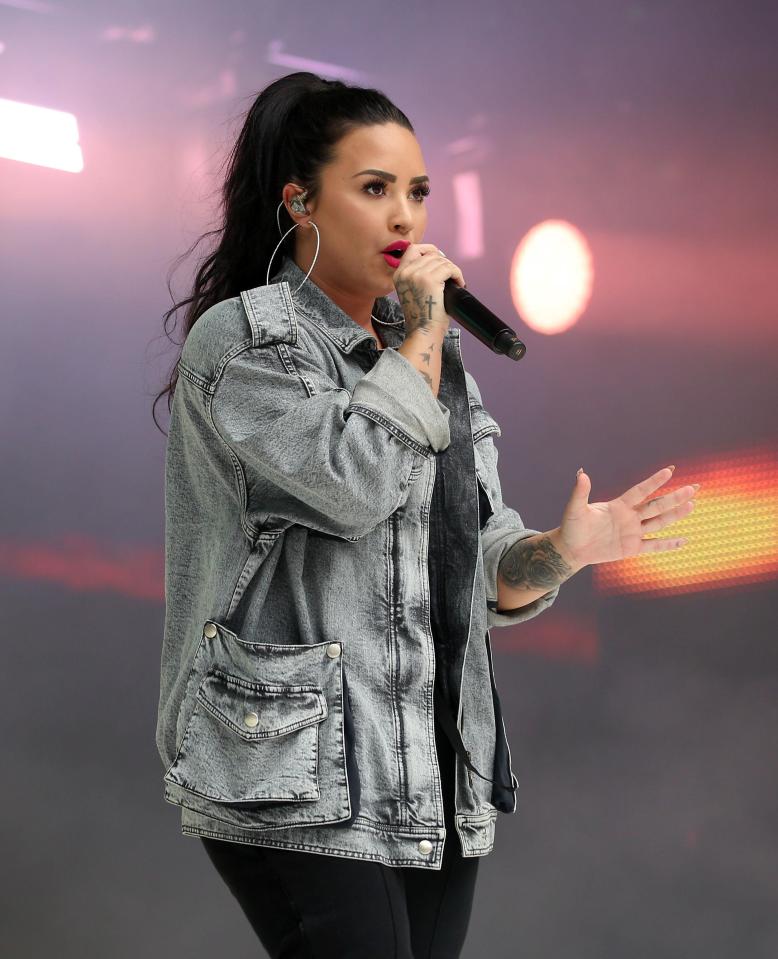  The singer is battling with swollen vocal chords