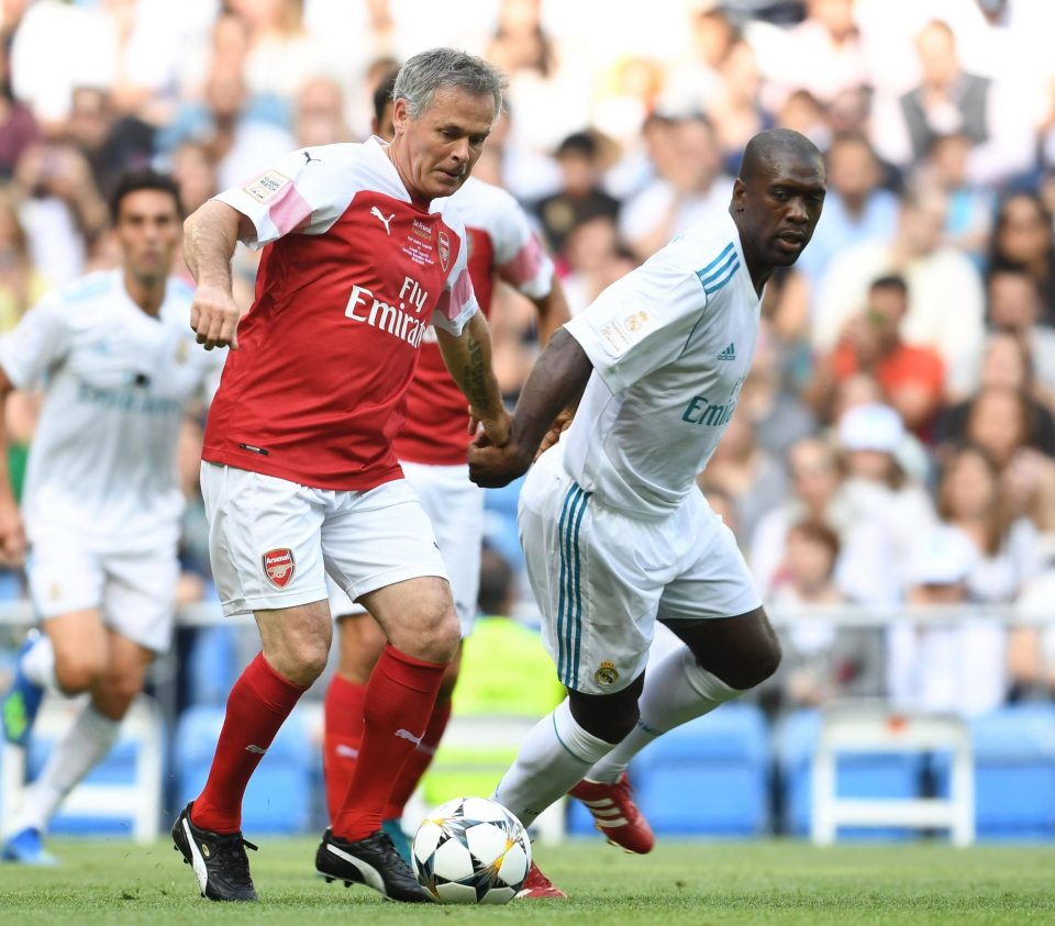  Anders Limpar in action at the Bernabeu Stadium