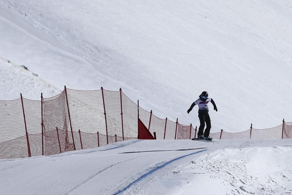 Ellie specialised in freeride and boardercross, often sharing photographs of herself in action