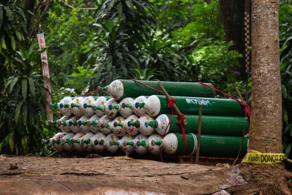  Oxygen is being pumped into the cave amid fears the air could run out