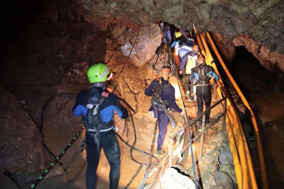  The rescue team has entered the cave complex, which is flooded with water