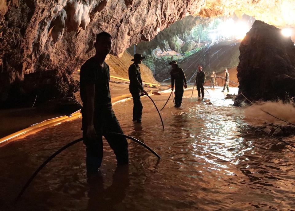  The mission to rescue the Thai children trapped in a cave has begun
