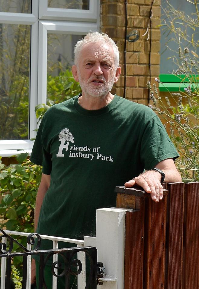  Corbyn faces a growing backlash from MPs in his own party over the question of anti-Semitism