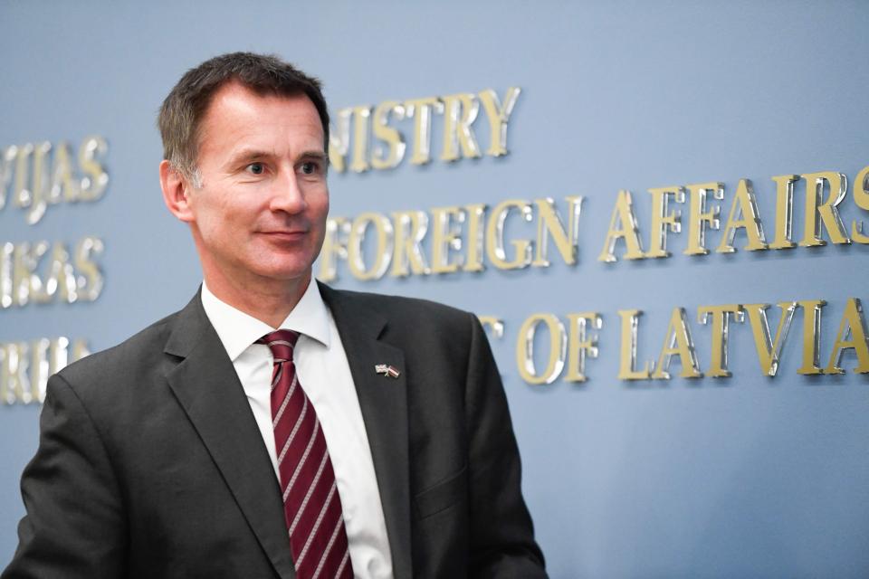  Jeremy Hunt says that the EU are battling between their heads and hearts for whether to give us a good deal or not