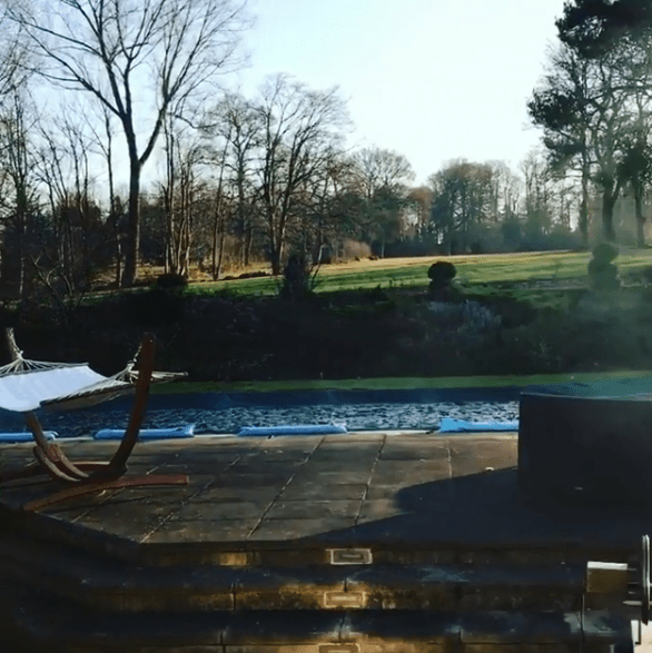  The pad also has a huge swimming pool