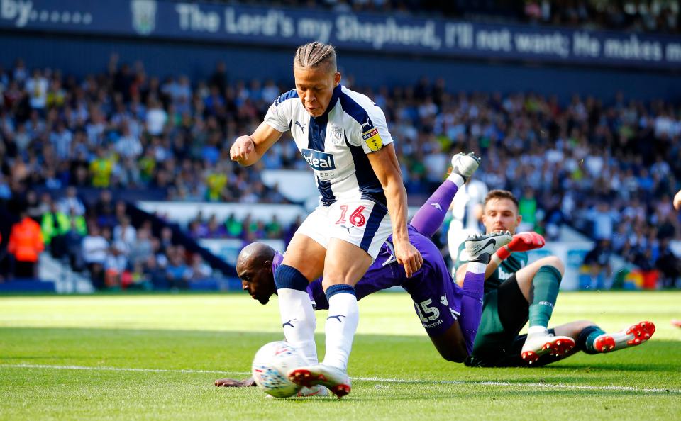  Dwight Gayle rounds Jack Butland to tap home