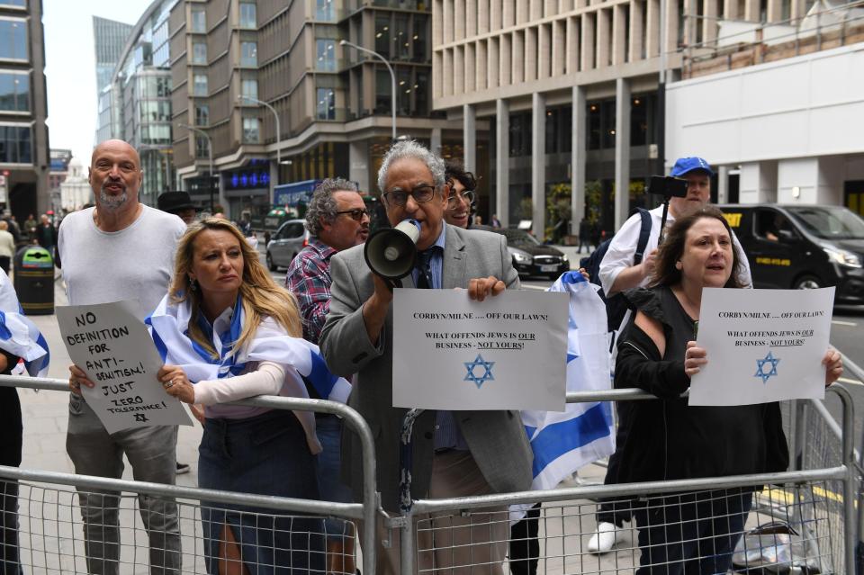  Pro-Israel groups also staged a demonstration outside the meeting